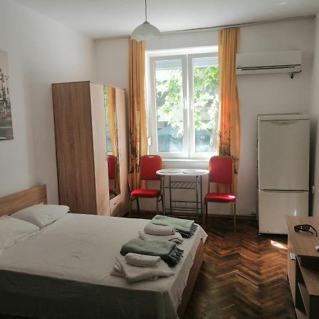 Appartement Top Location Near To City Center And Sea Garden à Burgas Extérieur photo