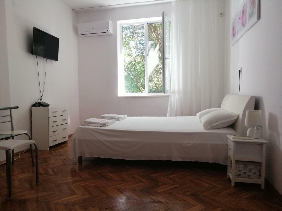 Appartement Top Location Near To City Center And Sea Garden à Burgas Extérieur photo